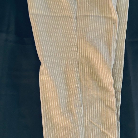 CHICOS SLIMMING PANTS - Picture 2 of 5